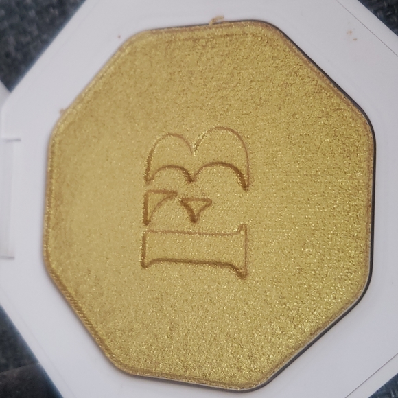Fenty highlighter - Picture 2 of 6